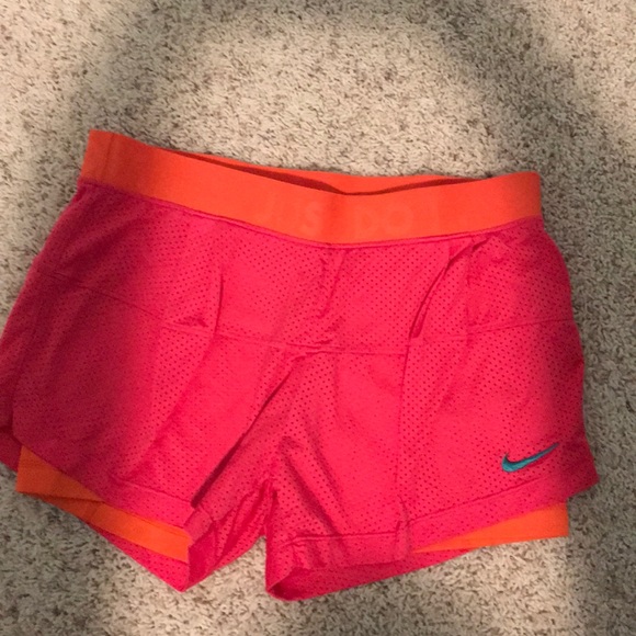 Nike dri fit size medium shorts - Picture 1 of 1